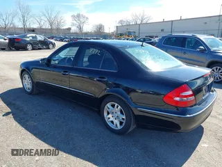 2006 Mercedes-Benz E-Class 3.5L with VIN WDBUF87JX6X181863, listed as a IAAI auction lot 41884272 with 195,315 mi miles. Bid and sale history available at carsss.com. Image 3.