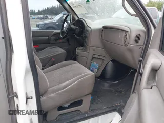 2005 Chevrolet Astro Cargo z VIN 1GCDM19X65B108694, wystawiony jako IAAI lot #42292530 z przebiegiem 120 426 mil mil oraz . Historia ofert i sprzedaży dostępna na DreamBid. Obrazek 5.