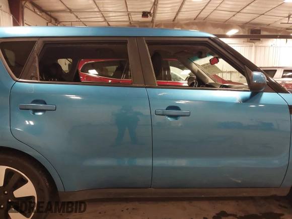 2016 Kia Soul + z VIN KNDJP3A51G7386182, wystawiony jako IAAI lot #41339753 z przebiegiem 144 526 mil mil oraz . Historia ofert i sprzedaży dostępna na DreamBid. Obrazek 6.
