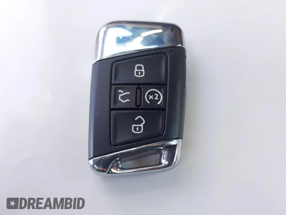 2020 Volkswagen Atlas with VIN 1V2YC2CA4LC205011, listed as a IAAI auction lot 42233807 with 39,084 mi miles and . Bid and sale history available at DreamBid. Image 11.