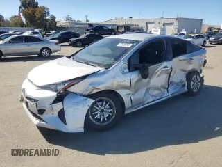 2018 Toyota Prius Two z VIN JTDKBRFU3J3081609, wystawiony jako Copart lot #47593295 z przebiegiem 127 886 mil mil oraz Nie do naprawy • Non repairable. Historia ofert i sprzedaży dostępna na DreamBid. Obrazek 1.