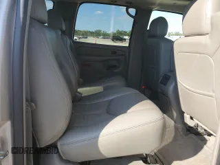 2004 Chevrolet Suburban LT with VIN 1GNFK16Z94J291458, listed as a Copart auction lot 73242864 with 151,676 mi miles and Salvage Title. Bid and sale history available at carsss.com. Image 11.