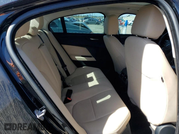 2017 Jaguar XE 25t z VIN SAJAR4BG5HA946923, wystawiony jako Copart lot #45549985 z przebiegiem 82 040 mil mil oraz Szkoda całkowita • Salvage title. Historia ofert i sprzedaży dostępna na DreamBid. Obrazek 10.