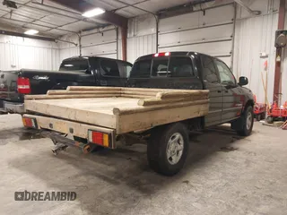 2000 Toyota Tundra SR5 with VIN 5TBRT341XYS066351, listed as a IAAI auction lot 41485162 with 218,512 mi miles and . Bid and sale history available at DreamBid. Image 4.