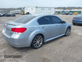 2014 Subaru Legacy Special Sports z VIN 4S3BMBJ60E3012828, wystawiony jako IAAI lot #42070536 z przebiegiem 163 808 mil mil oraz . Historia ofert i sprzedaży dostępna na DreamBid. Obrazek 4.