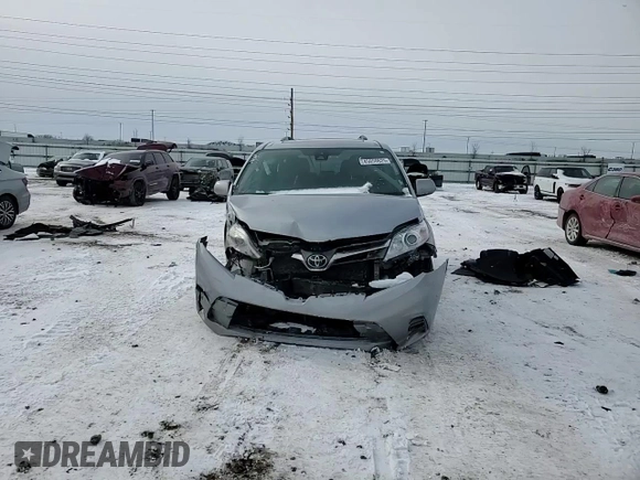 2018 Toyota Sienna XLE Auto Access Seat with VIN 5TDYZ3DC3JS904227, listed as a Copart auction lot 45050625 with Not Provided miles and Salvage Title. Bid and sale history available at DreamBid. Image 12.