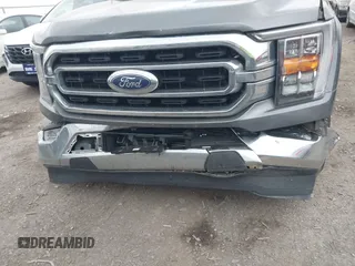 2023 Ford F-150 XL z VIN 1FTEW1CP4PKE40479, wystawiony jako IAAI lot #41954181 z przebiegiem 25 071 mil mil oraz . Historia ofert i sprzedaży dostępna na DreamBid. Obrazek 6.