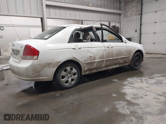 2008 Kia Spectra SX with VIN KNAFE121085566646, listed as a IAAI auction lot 41982332 with 67,270 mi miles. Bid and sale history available at carsss.com. Image 4.