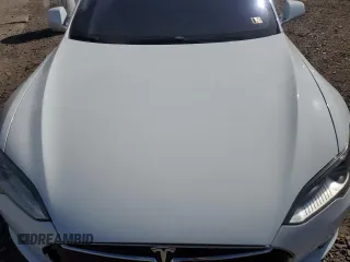 2014 Tesla Model S 60 z VIN 5YJSA1H19EFP37392, wystawiony jako Copart lot #57347625 z przebiegiem Nie podano mil oraz Szkoda całkowita • Salvage title. Historia ofert i sprzedaży dostępna na DreamBid. Obrazek 11.