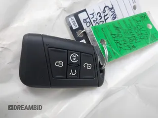 2024 Volkswagen Tiguan SE R-Line Black z VIN 3VV8B7AX2RM019937, wystawiony jako IAAI lot #42462068 z przebiegiem 24 904 mil mil oraz . Historia ofert i sprzedaży dostępna na DreamBid. Obrazek 11.