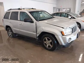 2006 Jeep Grand Cherokee Laredo with VIN 1J4HR48N66C333062, listed as a IAAI auction lot 41530118 with 266,433 mi miles. Bid and sale history available at carsss.com. Image 1.