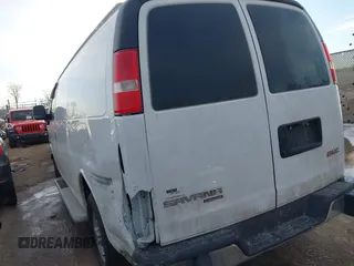2016 GMC Savana Cargo Van with VIN 1GTW7AFF0G1903017, listed as a IAAI auction lot 41431579 with 232,985 mi miles. Bid and sale history available at carsss.com. Image 3.