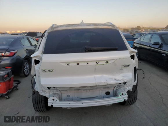 2019 Volvo XC40 Inscription с VIN YV4162UL2K2057274, выставлен на аукционе Copart как лот 89395525 с пробегом 30 540 миль миль и Списание • Salvage title. История ставок и продаж доступна на DreamBid. Изображение 6.