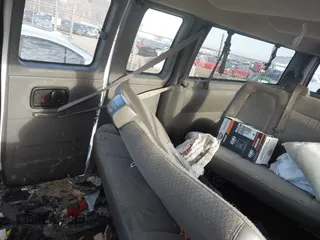 2018 Chevrolet Express Passenger LT with VIN 1GAZGPFG6J1269222, listed as a IAAI auction lot 41433114 with 99,985 mi miles and . Bid and sale history available at DreamBid. Image 8.