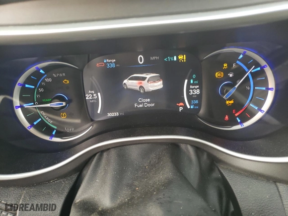 2024 Chrysler Pacifica Hybrid Select with VIN 2C4RC1S78RR134286, listed as a Copart auction lot 49631885 with 30,233 mi miles and Non Repairable. Bid and sale history available at carsss.com. Image 9.