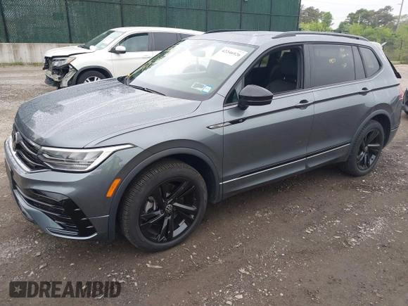 2024 Volkswagen Tiguan SE R-Line Black с VIN 3VV8B7AX4RM136788, выставлен на аукционе IAAI как лот 42246926 с пробегом 5 342 миль миль и . История ставок и продаж доступна на DreamBid. Изображение 18.