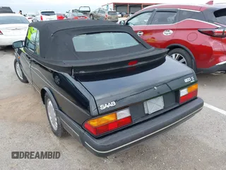1994 Saab 900 z VIN YS3AK76E4R7002454, wystawiony jako IAAI lot #42147468 z przebiegiem 538 mil mil oraz . Historia ofert i sprzedaży dostępna na DreamBid. Obrazek 3.
