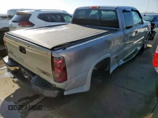 2006 Chevrolet Silverado 1500 LT1 with VIN 1GCEC19T86Z130760, listed as a Copart auction lot 45917125 with 179,023 mi miles and Salvage Title. Bid and sale history available at DreamBid. Image 3.
