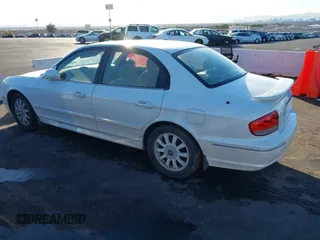 2002 Hyundai Sonata GLS with VIN KMHWF35H72A678701, listed as a IAAI auction lot 41335017 with 196,926 mi miles. Bid and sale history available at carsss.com. Image 3.
