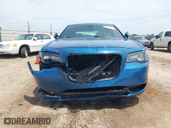 2020 Chrysler 300 S z VIN 2C3CCABG7LH188735, wystawiony jako IAAI lot #42051069 z przebiegiem 83 536 mil mil oraz . Historia ofert i sprzedaży dostępna na DreamBid. Obrazek 12.
