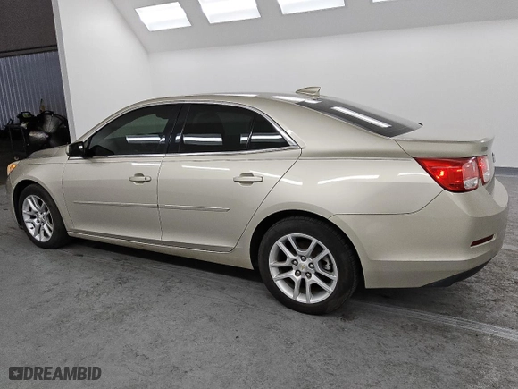 2015 Chevrolet Malibu LT with VIN 1G11C5SL7FF197733, listed as a Copart auction lot 46494055 with 61,016 mi miles and Clean Title. Bid and sale history available at carsss.com. Image 2.
