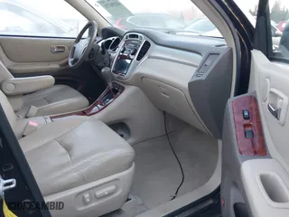 2007 Toyota Highlander w/3rd Row with VIN JTEEP21A970208646, listed as a IAAI auction lot 41356731 with 225,189 mi miles. Bid and sale history available at carsss.com. Image 5.