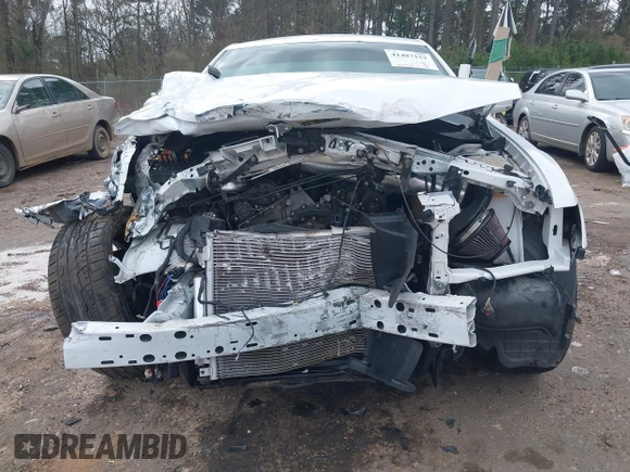 2016 Chrysler 300 S z VIN 2C3CCAGG5GH270347, wystawiony jako IAAI lot #41487152 z przebiegiem 104 041 mil mil oraz . Historia ofert i sprzedaży dostępna na DreamBid. Obrazek 6.