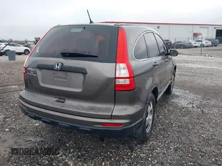 2010 Honda CR-V LX z VIN 5J6RE3H38AL000217, wystawiony jako IAAI lot #42051176 z przebiegiem 221 590 mil mil oraz . Historia ofert i sprzedaży dostępna na DreamBid. Obrazek 4.