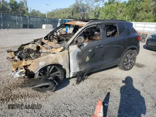 2020 Volvo XC40 R-Design z VIN YV4162UM8L2184542, wystawiony jako Copart lot #54740645 z przebiegiem Nie podano mil oraz Nie do naprawy • Non repairable. Historia ofert i sprzedaży dostępna na DreamBid. Obrazek 1.