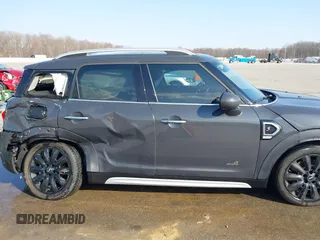 2018 MINI Countryman Cooper S with VIN WMZYT5C3XJ3E60685, listed as a IAAI auction lot 41775049 with 125,883 mi miles and . Bid and sale history available at DreamBid. Image 13.