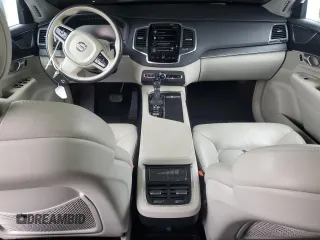 2020 Volvo XC90 Momentum with VIN YV4A221K4L1559282, listed as a Copart auction lot 84145804 with 39,870 mi miles and Salvage Title. Bid and sale history available at DreamBid. Image 8.