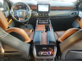 2019 Lincoln Navigator Reserve z VIN 5LMJJ2LT4KEL10282, wystawiony jako Copart lot #68874313 z przebiegiem 67 877 mil mil oraz . Historia ofert i sprzedaży dostępna na DreamBid. Obrazek 8.
