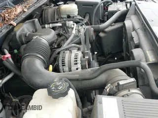 2006 Chevrolet Silverado 1500 Work Truck z VIN 1GCEC19X86Z156259, wystawiony jako IAAI lot #42029362 z przebiegiem 188 394 mil mil oraz . Historia ofert i sprzedaży dostępna na DreamBid. Obrazek 12.