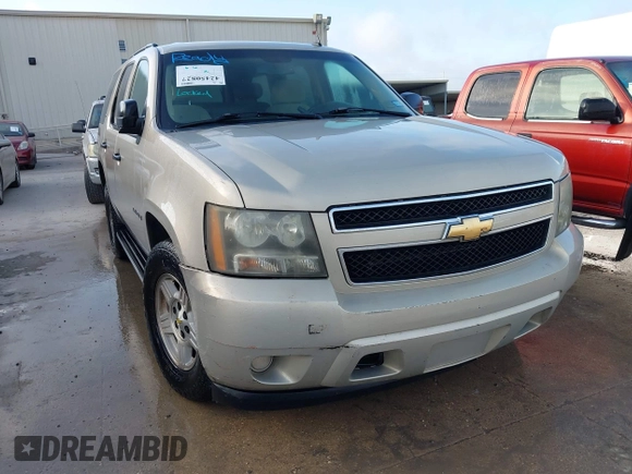 2007 Chevrolet Tahoe LS z VIN 1GNEC130X7R164139, wystawiony jako IAAI lot #42450827 z przebiegiem 232 144 mil mil oraz . Historia ofert i sprzedaży dostępna na DreamBid. Obrazek 6.