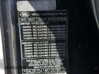 2008 Land Rover Range Rover Sport HSE z VIN SALSF25418A125781, wystawiony jako Copart lot #52527715 z przebiegiem 95 460 mil mil oraz Szkoda całkowita • Salvage title. Historia ofert i sprzedaży dostępna na DreamBid. Obrazek 13.