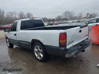2000 Chevrolet Silverado 1500 with VIN 1GCEC14W0YE199633, listed as a IAAI auction lot 41465837 with 241,159 mi miles. Bid and sale history available at carsss.com. Image 3.