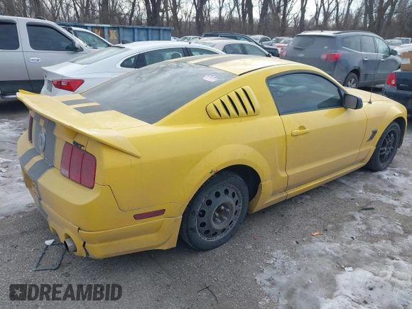 2005 Ford Mustang Deluxe with VIN 1ZVFT80N255238404, listed as a IAAI auction lot 41371727 with 150,443 mi miles. Bid and sale history available at carsss.com. Image 4.