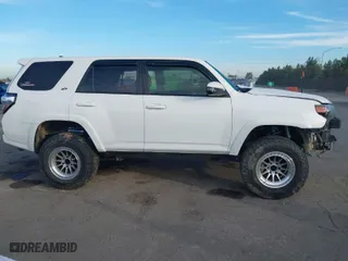 2019 Toyota 4Runner SR5 with VIN JTEBU5JR8K5644399, listed as a IAAI auction lot 41624766 with 131,285 mi miles. Bid and sale history available at carsss.com. Image 14.