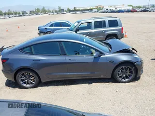 2023 Tesla Model 3 с VIN 5YJ3E1EA5PF709931, выставлен на аукционе IAAI как лот 42505968 с пробегом 17 065 миль миль и . История ставок и продаж доступна на DreamBid. Изображение 13.