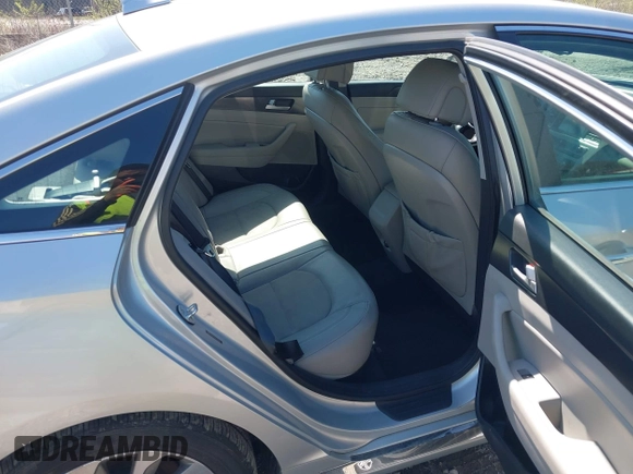 2017 Hyundai Sonata Sport with VIN 5NPE34AF6HH570154, listed as a IAAI auction lot 41991140 with 88,084 mi miles. Bid and sale history available at carsss.com. Image 8.