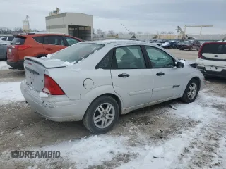 2001 Ford Focus SE with VIN 1FAFP34311W117795, listed as a Copart auction lot 44919825 with 198,412 mi miles and Salvage Title. Bid and sale history available at carsss.com. Image 3.