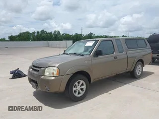 2002 Nissan Frontier XE z VIN 1N6DD26S82C332101, wystawiony jako IAAI lot #42788795 z przebiegiem 149 115 mil mil oraz . Historia ofert i sprzedaży dostępna na DreamBid. Obrazek 2.