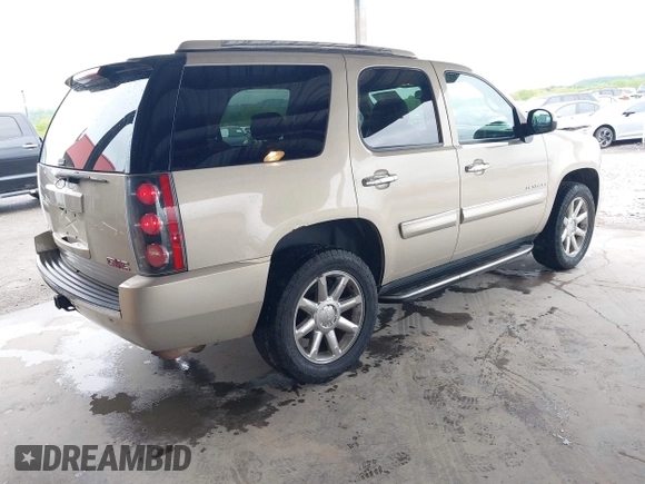 2008 GMC Yukon Denali z VIN 1GKFK63888J229013, wystawiony jako IAAI lot #42086570 z przebiegiem 202 439 mil mil oraz . Historia ofert i sprzedaży dostępna na DreamBid. Obrazek 4.