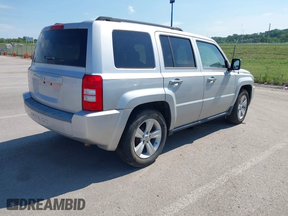 2008 Jeep Patriot Sport with VIN 1J8FT28W88D798363, listed as a IAAI auction lot 42597211 with 227,380 mi miles and . Bid and sale history available at DreamBid. Image 4.