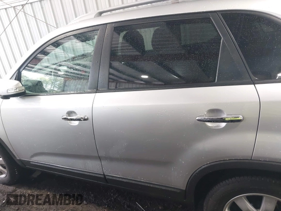 2012 Kia Sorento LX with VIN 5XYKT4A26CG286216, listed as a IAAI auction lot 41975015 with 122,309 mi miles. Bid and sale history available at carsss.com. Image 14.
