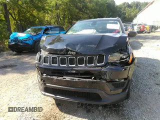 2018 Jeep Compass Sport with VIN 3C4NJCABXJT326364, listed as a IAAI auction lot 40289629 with 68,896 mi miles. Bid and sale history available at carsss.com. Image 12.