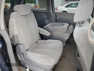 2006 Kia Sedona LX with VIN KNDMB233666045365, listed as a Copart auction lot 52853325 with 171,091 mi miles and Salvage Title. Bid and sale history available at carsss.com. Image 11.