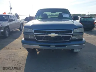 2006 Chevrolet Silverado 1500 LT2 with VIN 2GCEC13Z761347531, listed as a IAAI auction lot 42121593 with 344,438 mi miles. Bid and sale history available at carsss.com. Image 6.