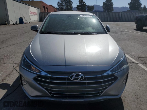 2020 Hyundai Elantra SE z VIN 5NPD74LF3LH590092, wystawiony jako Copart lot #52210975 z przebiegiem 52 500 mil mil oraz Szkoda całkowita • Salvage title. Historia ofert i sprzedaży dostępna na DreamBid. Obrazek 5.