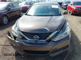 2016 Nissan Altima SR z VIN 1N4AL3AP8GC120975, wystawiony jako IAAI lot #42082008 z przebiegiem 136 523 mil mil oraz . Historia ofert i sprzedaży dostępna na DreamBid. Obrazek 12.
